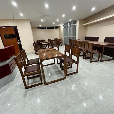 Hotel Magic Square Гувахати Екстериор снимка