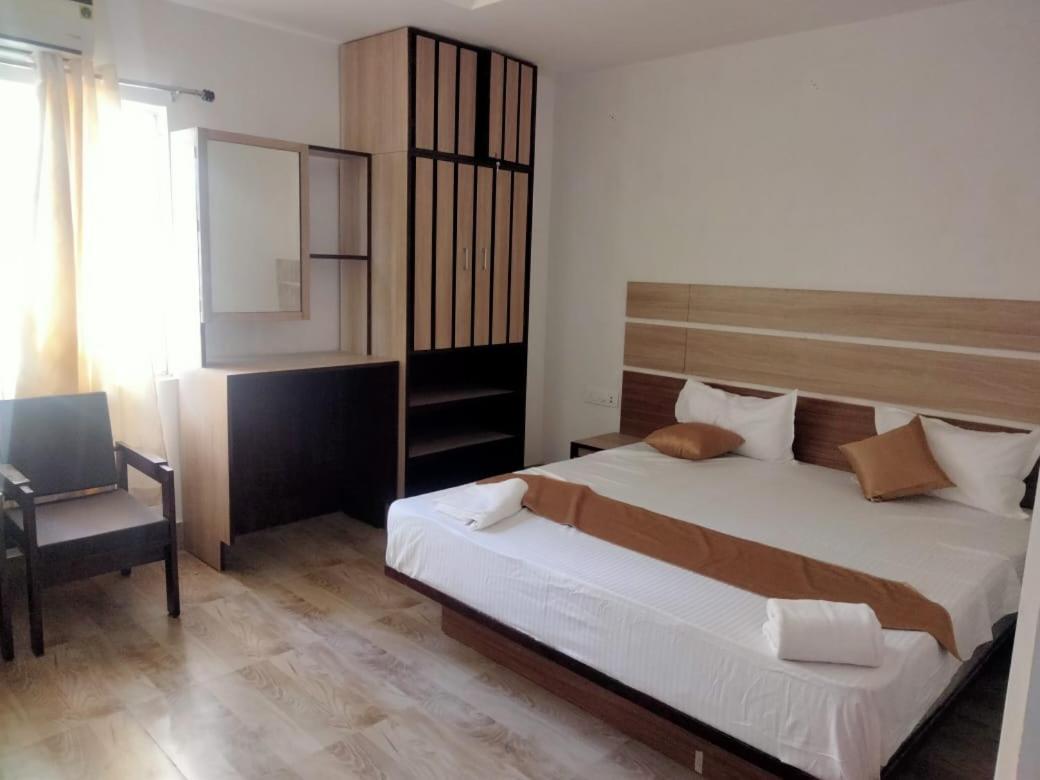 Hotel Magic Square Гувахати Екстериор снимка