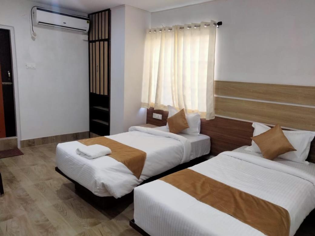 Hotel Magic Square Гувахати Екстериор снимка